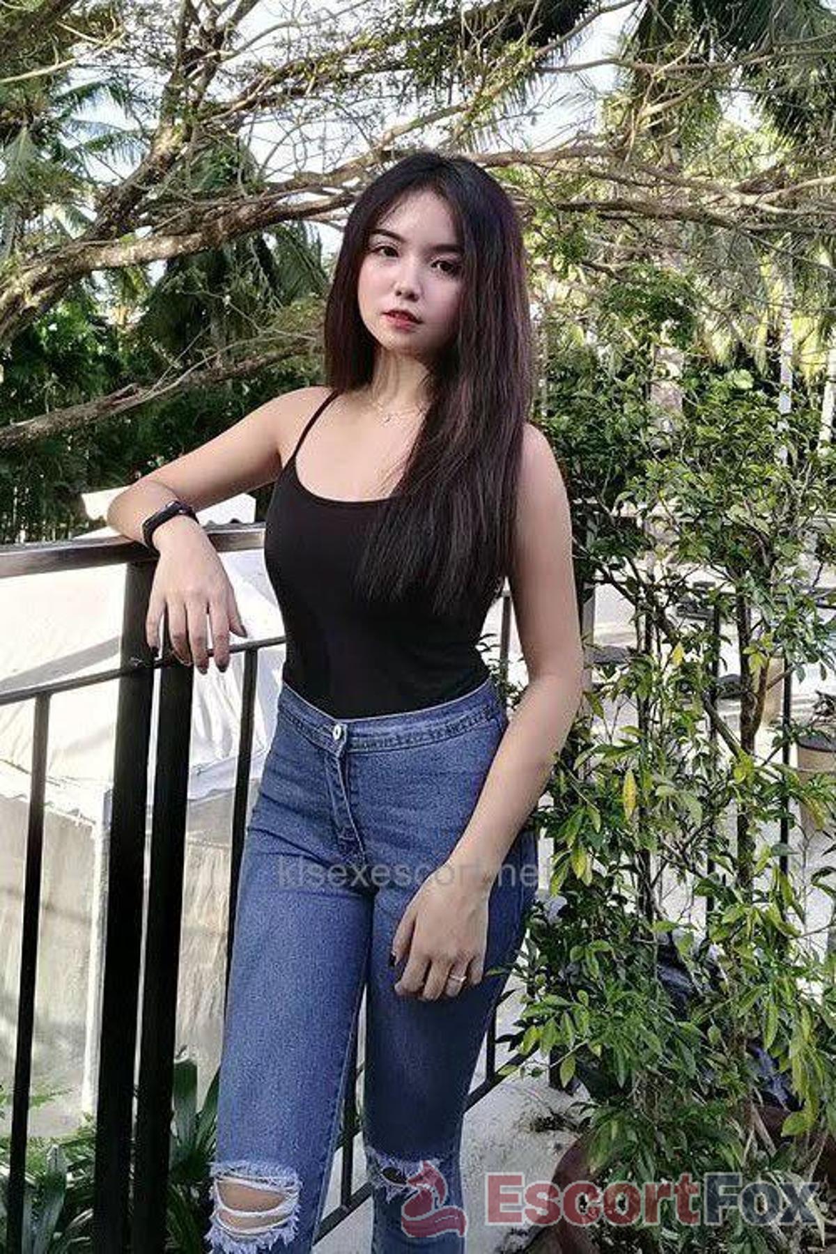 Mina — eskort v Kuala Lumpur