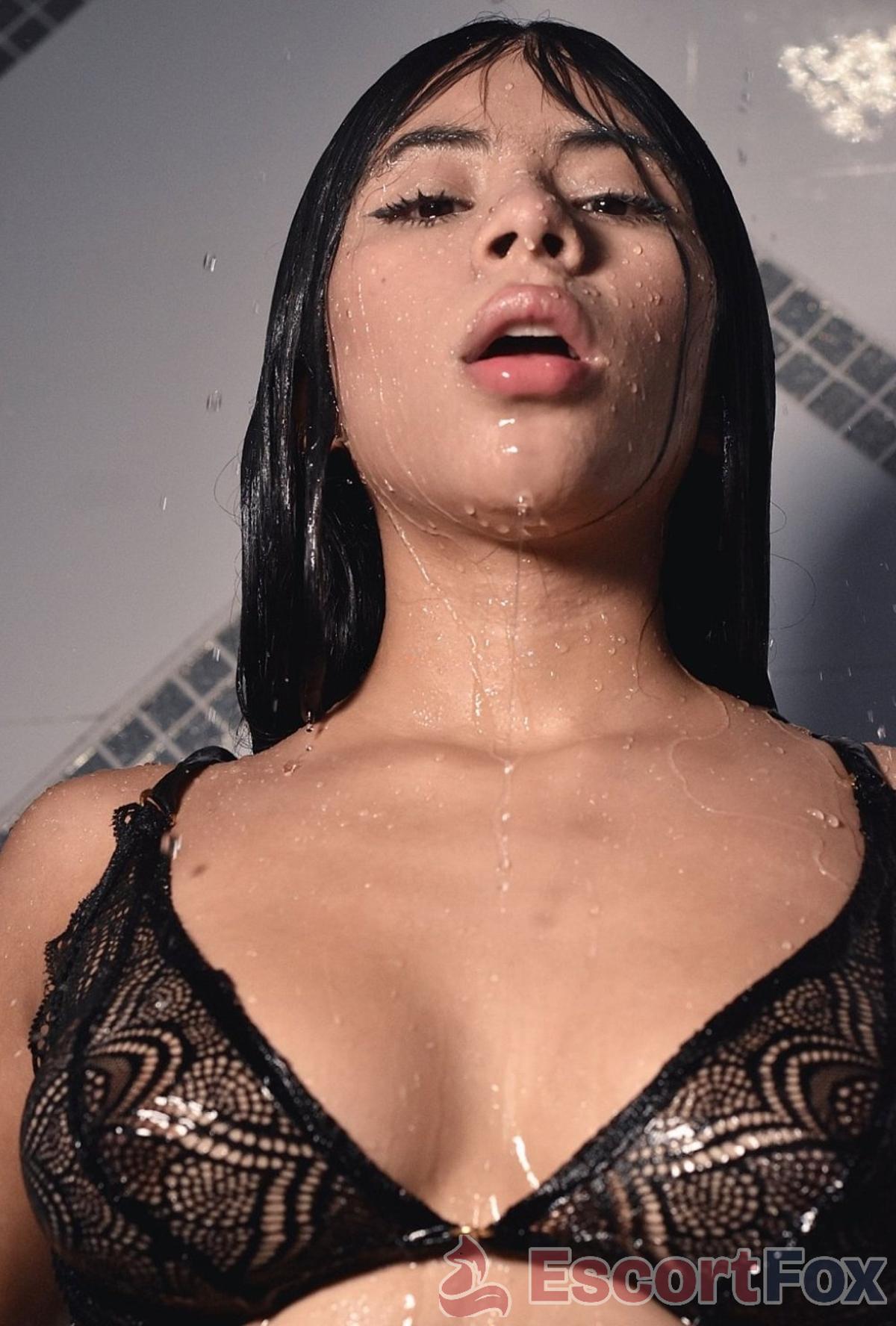 Sara — escort en París