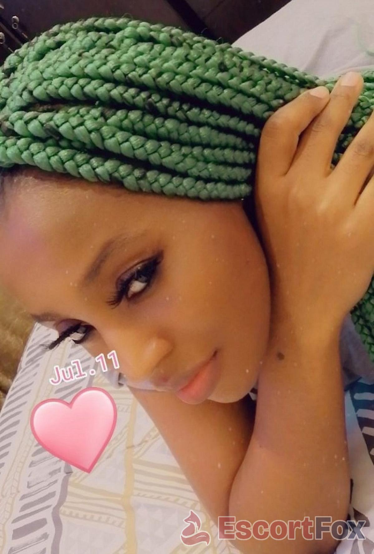 Palvine — escort in Kuwait City