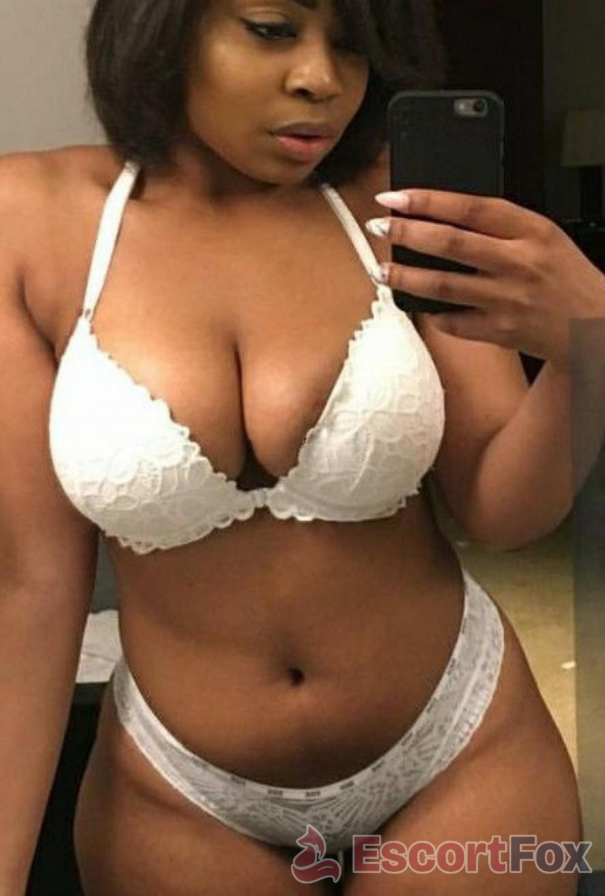 Kellah — escort in Kuwait City