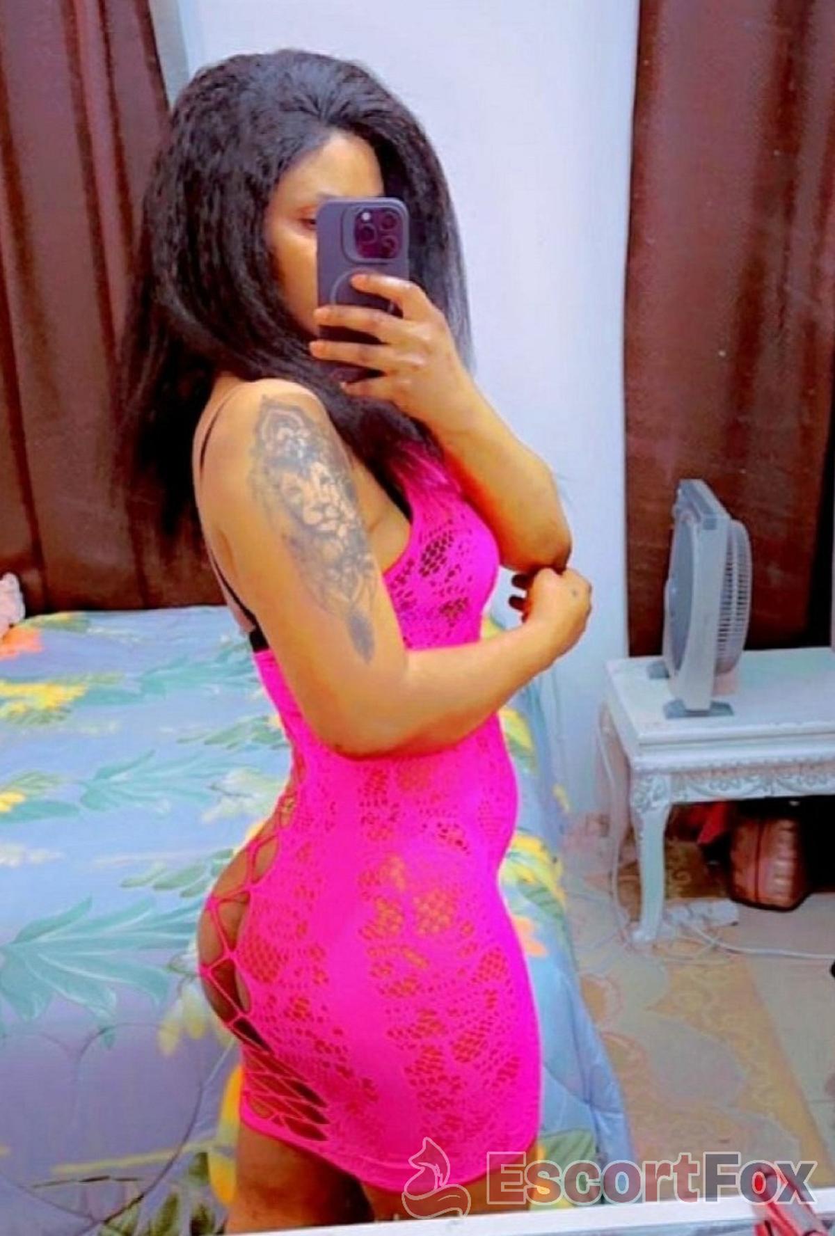 Candy — escort in Kuwait City