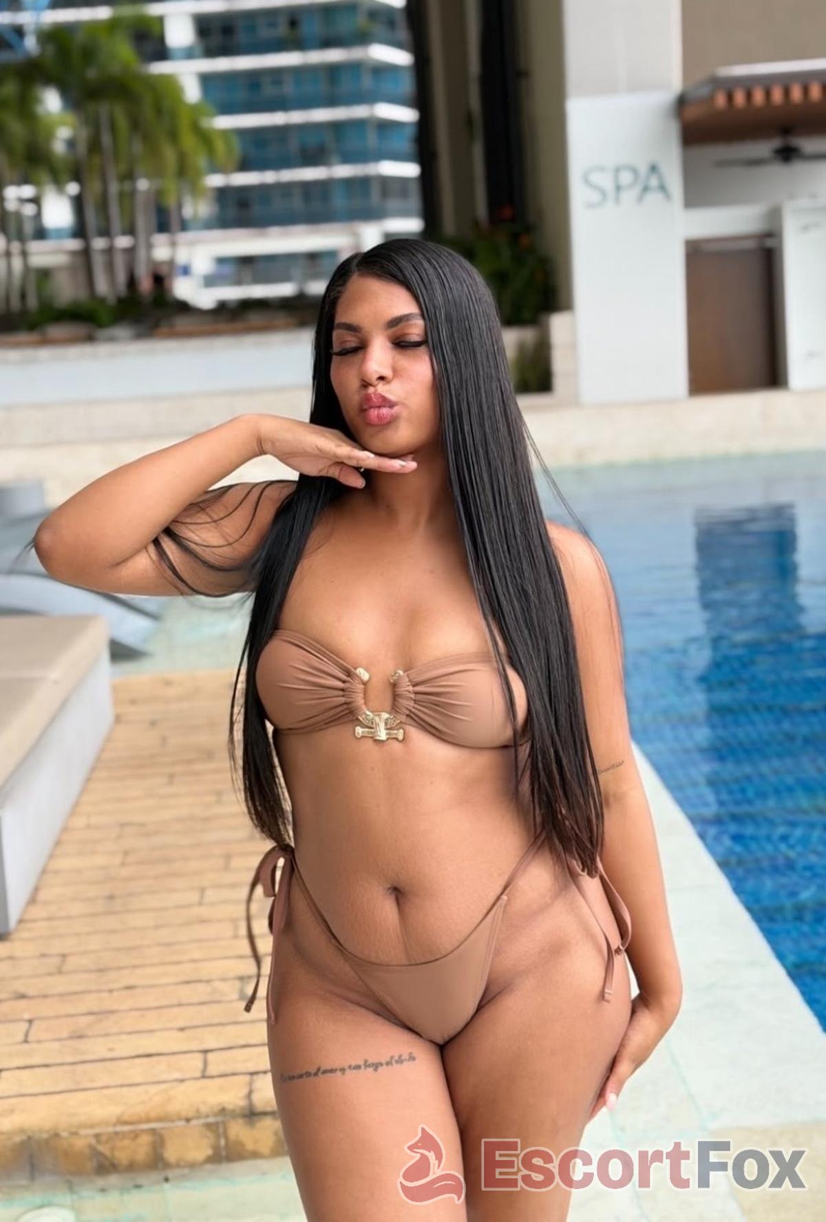 Cielo Masseuse — eskorte i Panama City