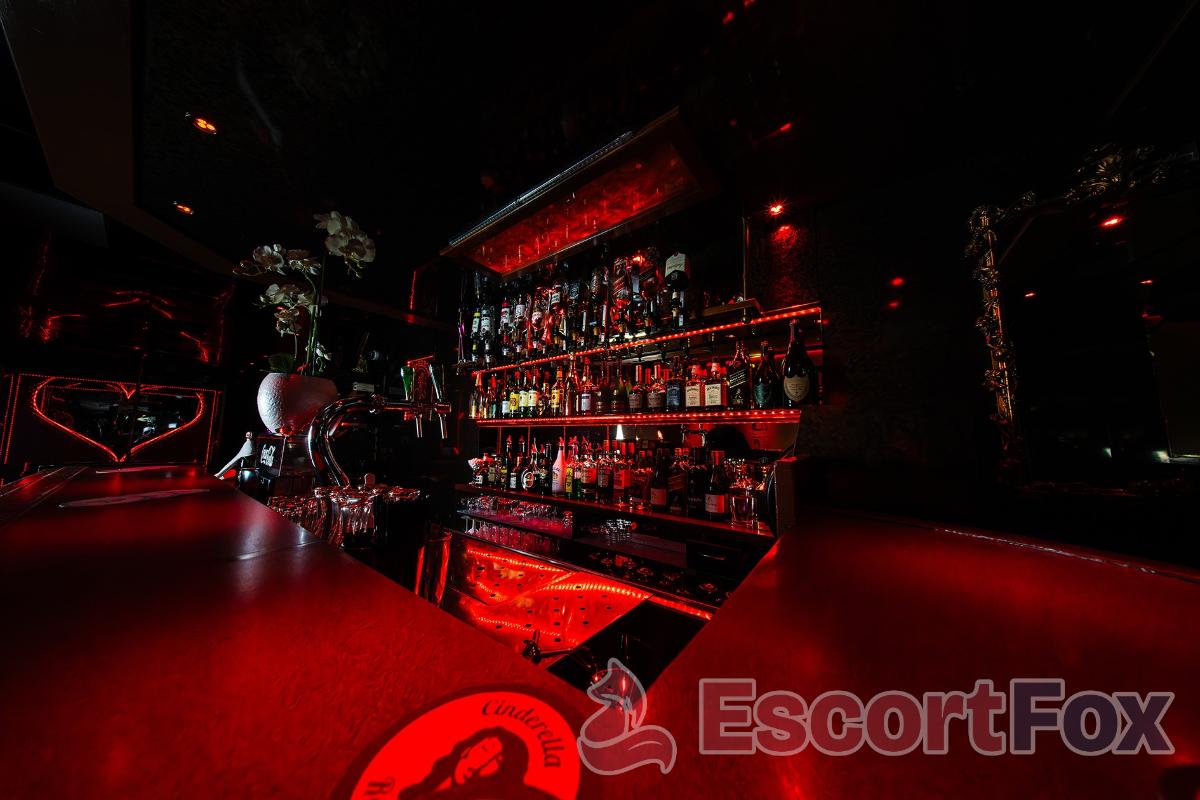 Gentlemen Club Cinderella — erotikus hely itt: Rotterdam