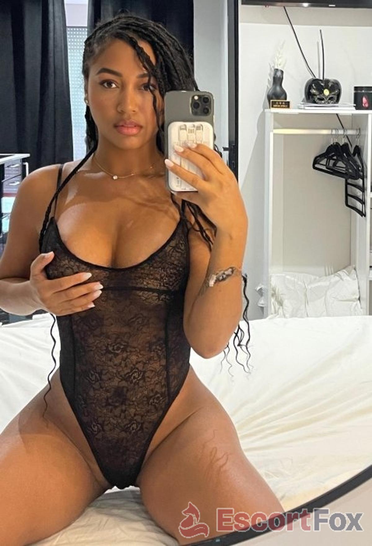 Jeniffer — escort à Düsseldorf