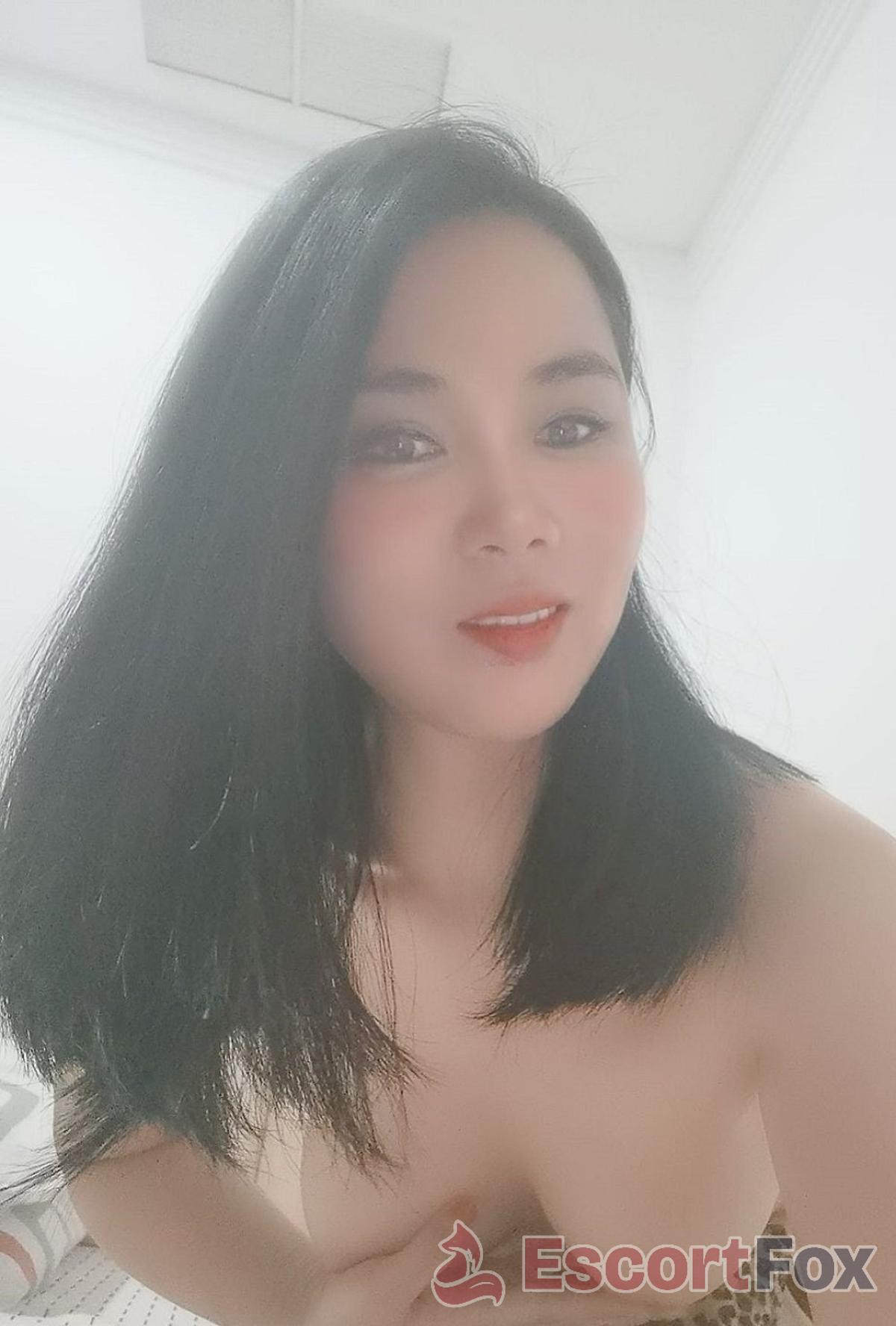 Shirley — مرافقة في مدينة الكويت