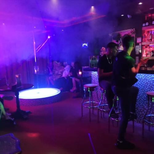 5ive Lap Dance — эротическое заведение в городе Марбелья