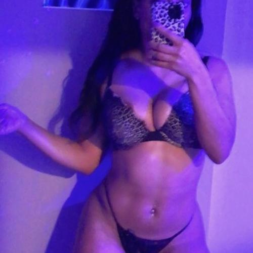 Exotic Raine — مرافقة في بلفو