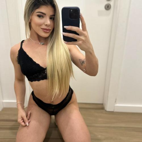 Yara Nobre — مرافقة في براغا