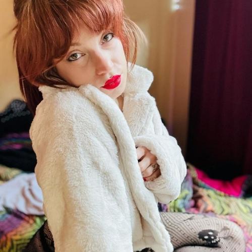 Violet Vixxen — συνοδός στην πόλη Πόρτλαντ
