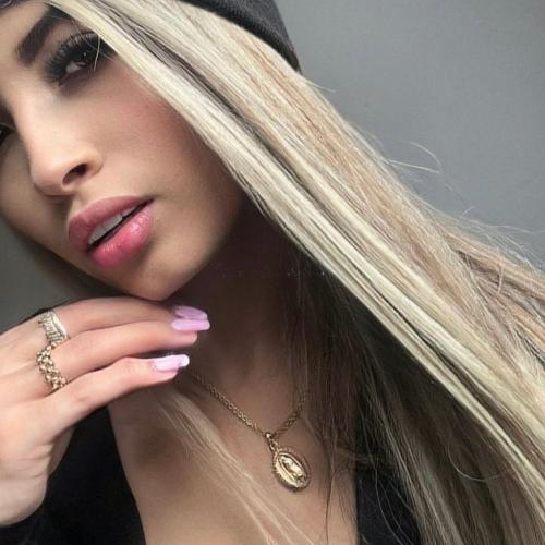 Mia — escort à Cannes