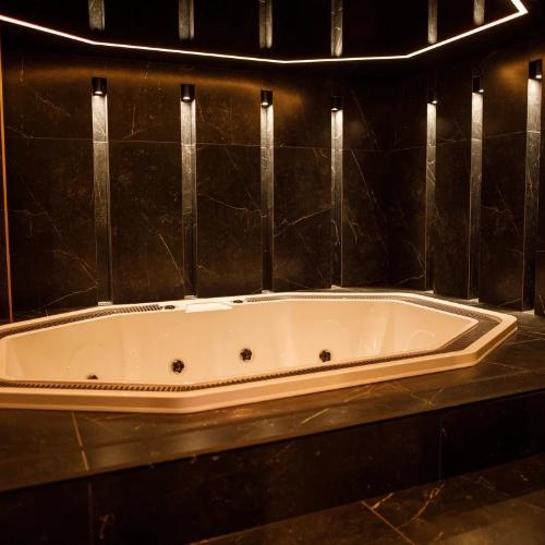 Elysium Swingers Club — Erotik-Location in Marki