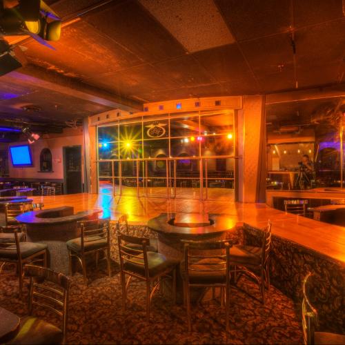 The Pure Gold Club — erotický podnik v Mississauga