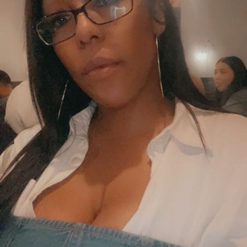Kelsie Kinks — συνοδός στην πόλη Βιρτζίνια Μπιτς