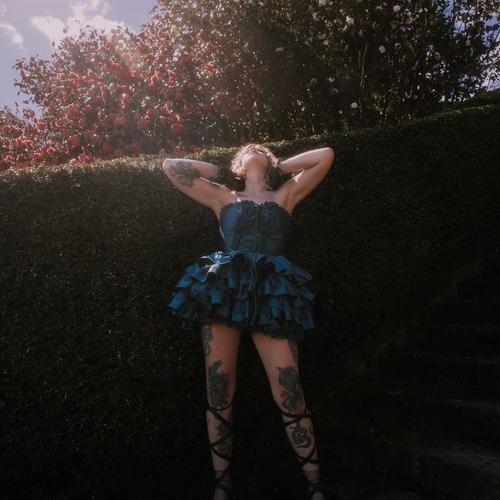 Hazelnoir — escort in North Bay