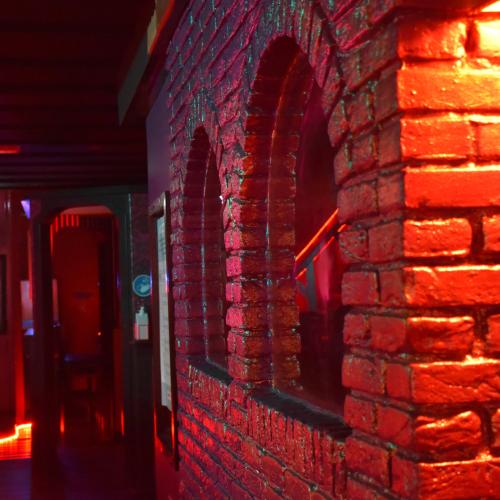 Parenclub Le Baron — еротичний заклад у місті Гіреваарден