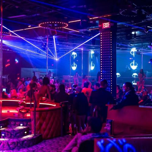 Scarlett's Cabaret — erotický podnik v Hollywood