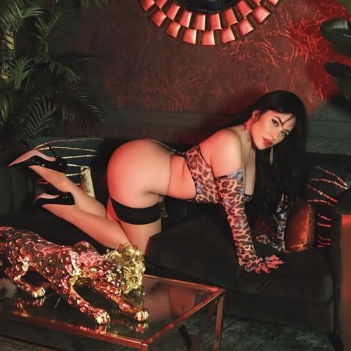 Natalli Curvy — Orange County şehrinde eskort