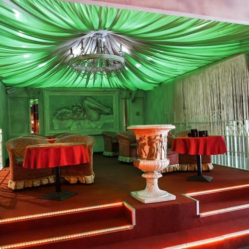 Josephine Club — Erotik-Location in Castelfidardo