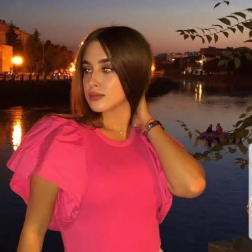 Alina — eskorte i Kyiv