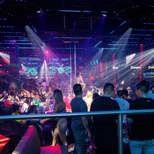 Scarlett's Cabaret — erotický podnik v Hollywood