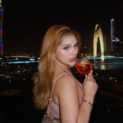 Chloe Fucxxx — Escort in Okinawa