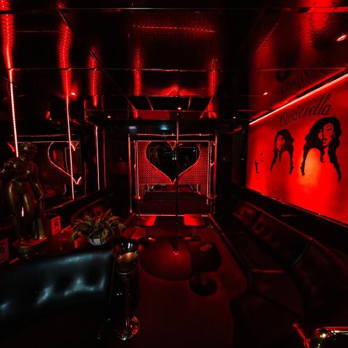 Gentlemen Club Cinderella — erotikus hely itt: Rotterdam, 4. fotó