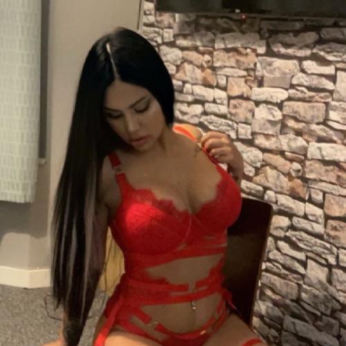 Kim — escort in Boekarest