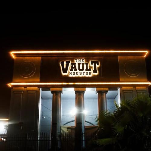 The Vault Gentlemen's Club — erotický podnik v Houston