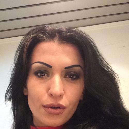Sara — escort à Cologne