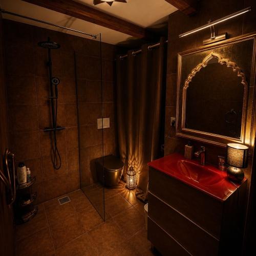 Shira Lounge Tantric — 이비사 성인 업소