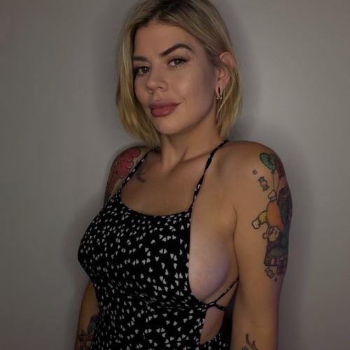 Hazelnoir — escort in North Bay