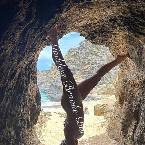 Healing Goddess — συνοδός στην πόλη Σαν Ντιέγκο