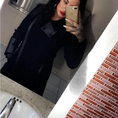 Nadia Australia — kísérő itt: Phoenix