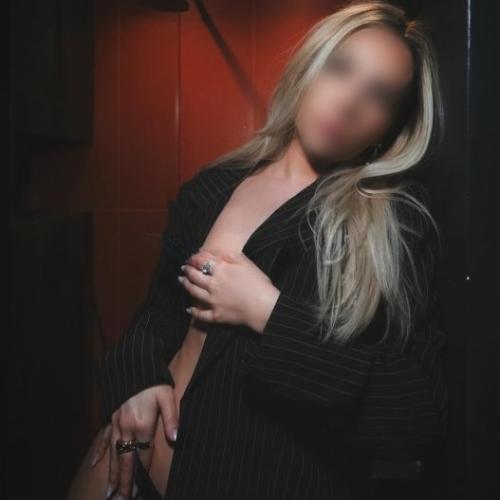 Josie — مرافقة في لندن