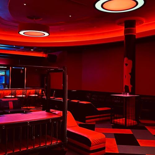 Club M4 — locale erotico a Mississauga