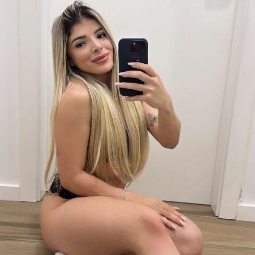 Yara Nobre — مرافقة في براغا