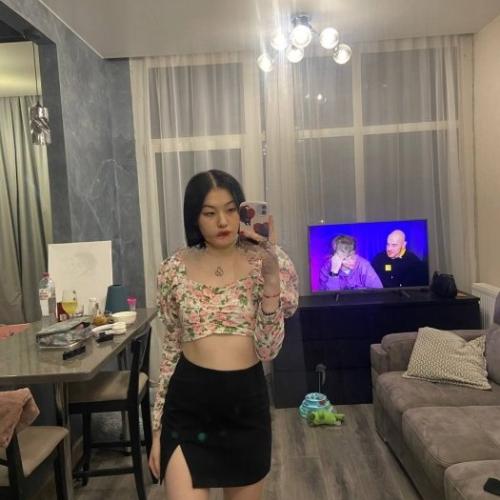 Luna — escort en Shanghái