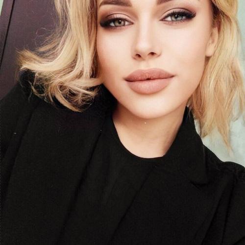 Alina — eskorte i Kyiv
