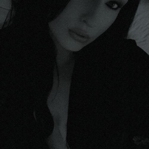 Hazelmoon — Ontarioのエスコート