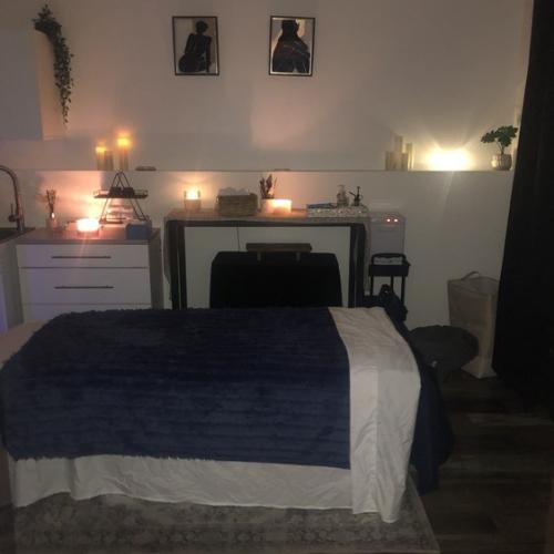 Illiana — escort a Ontario
