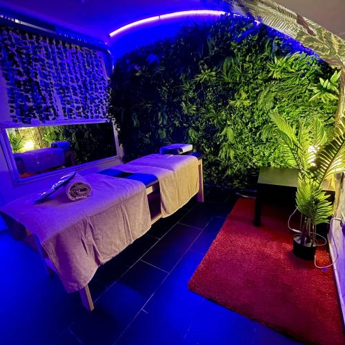 Euphoria Massage — erotic venue in Budapest