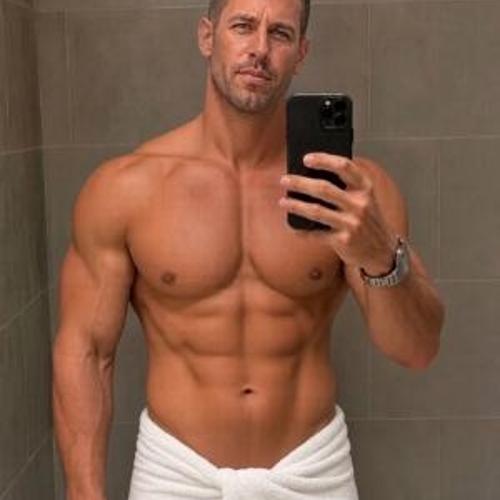 Patrick Hcm — kísérő itt: London
