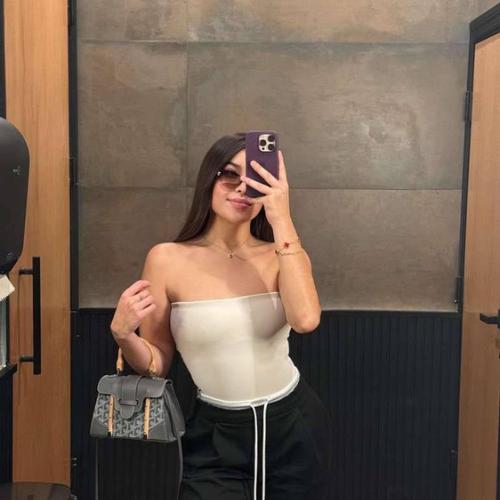 Vicky O — eskort v Elk Grove