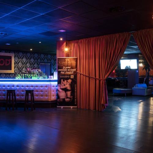 Hollywood Club Privé — 토리노 성인 업소