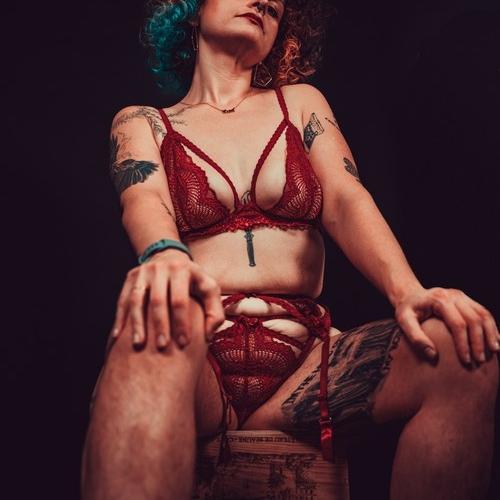 Nonkennedy — Escort in Detroit
