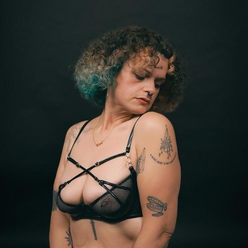 Nonkennedy — Escort in Detroit