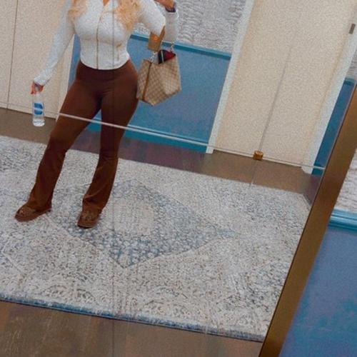 Aspen Regan — eskorte i Salt Lake City