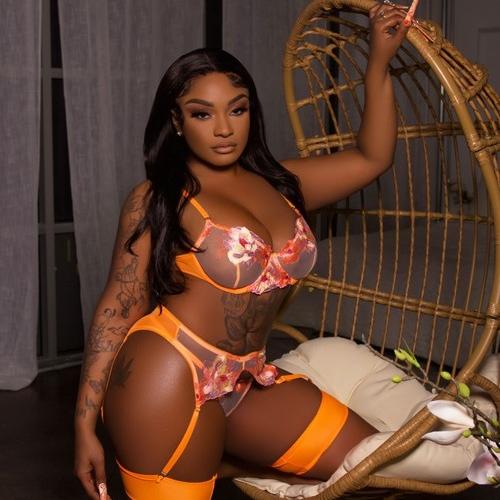 Mayaholleewood — escortă în Richmond