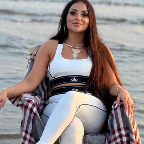 Sara Soli — συνοδός στην πόλη Μπακού