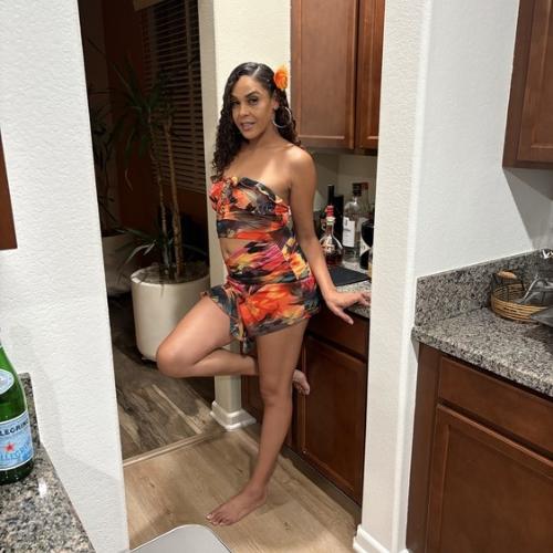 Illiana — escort a Ontario